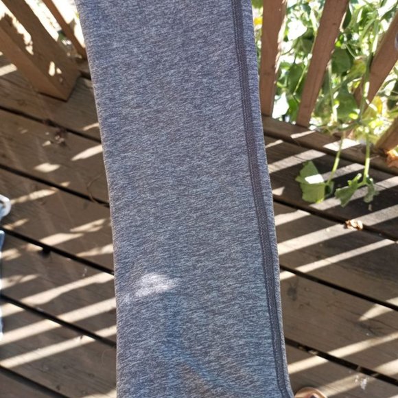 Ivviva Leggings, size 10 - Picture 3 of 4